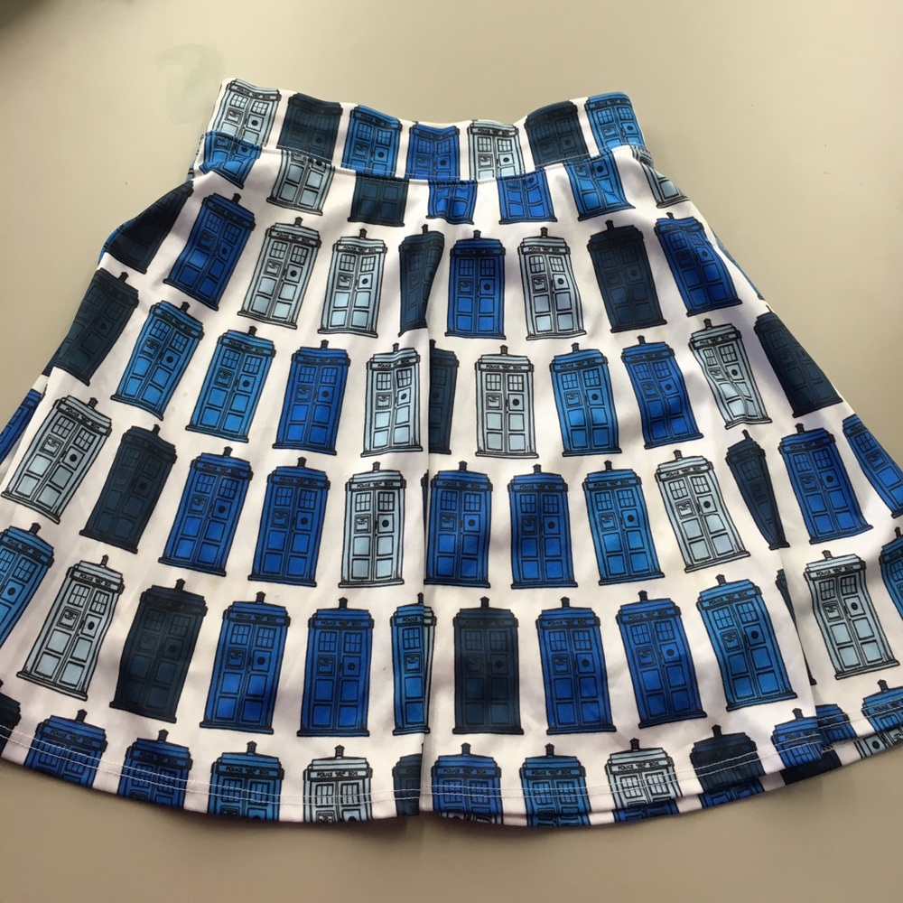 Dr. Who tardis print skater skirt